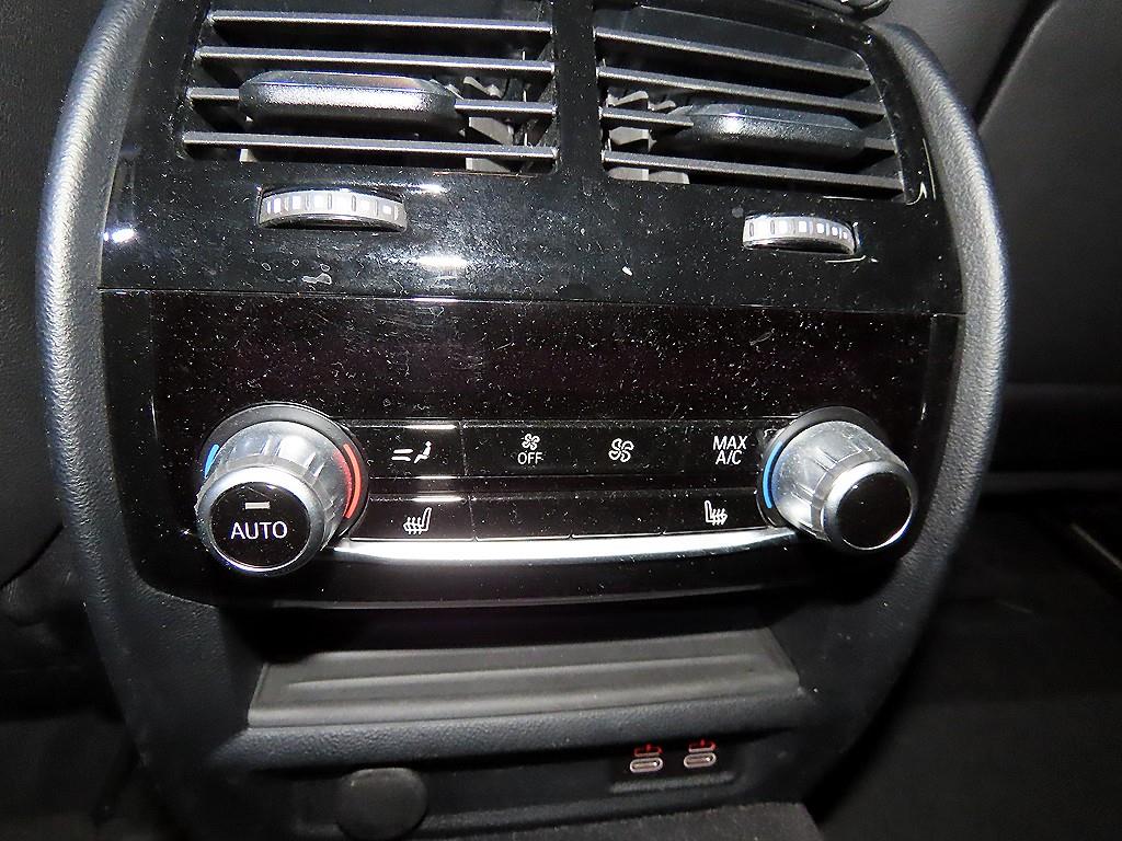 BMW 5-Series — photo 14