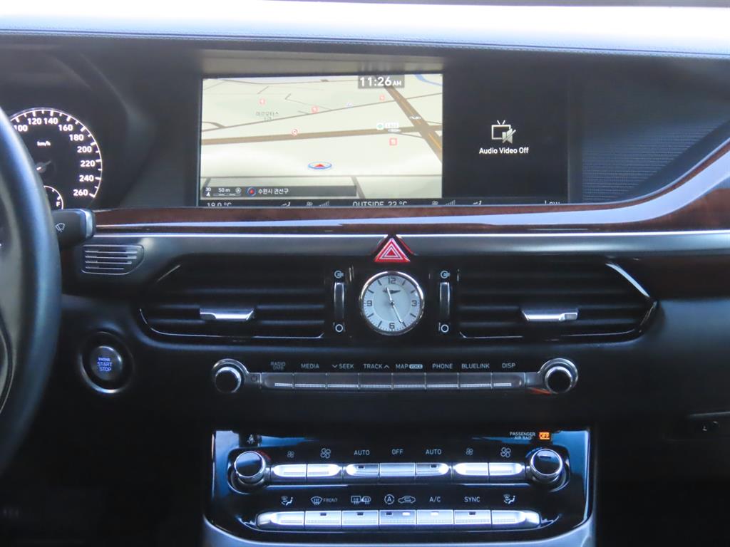 Genesis EQ900 — photo 12