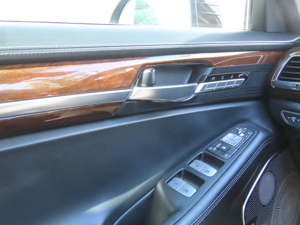 Genesis EQ900 — photo 14