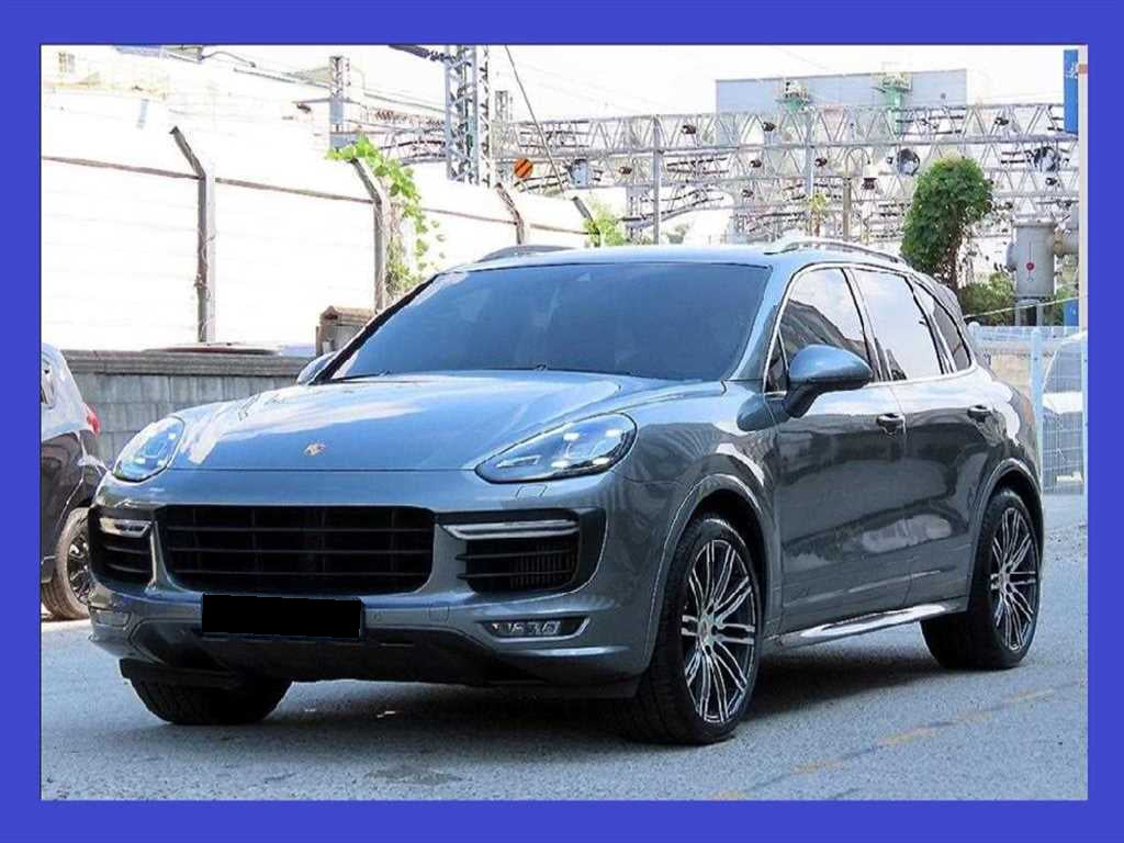 Porsche Cayenne — photo 01