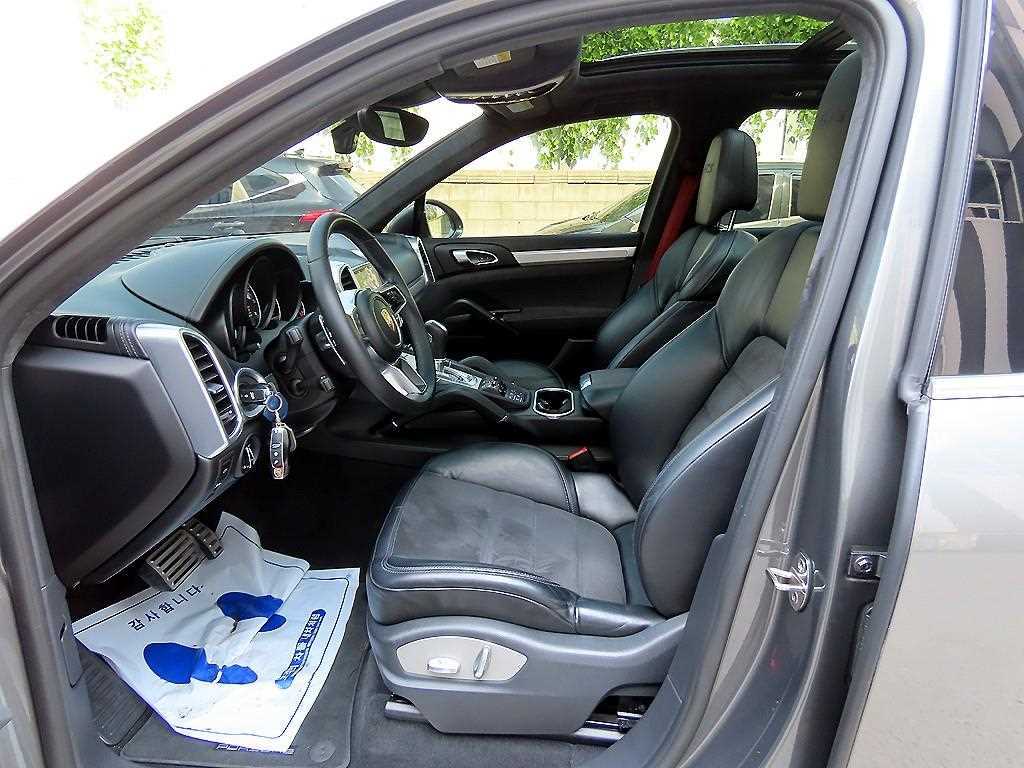 Porsche Cayenne — photo 05