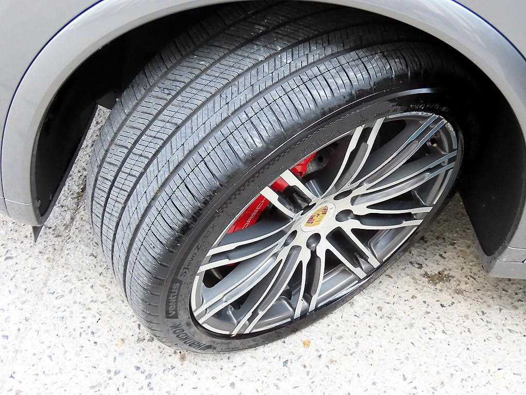 Porsche Cayenne — photo 20