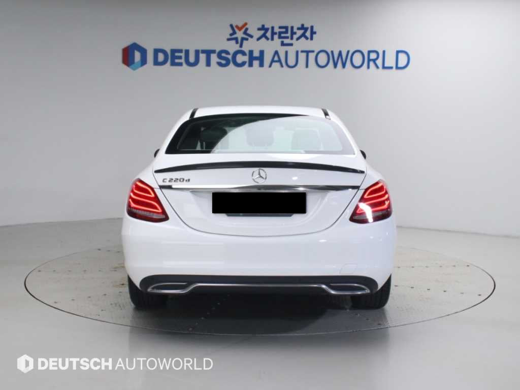 Mercedes-Benz C-Class — photo 04