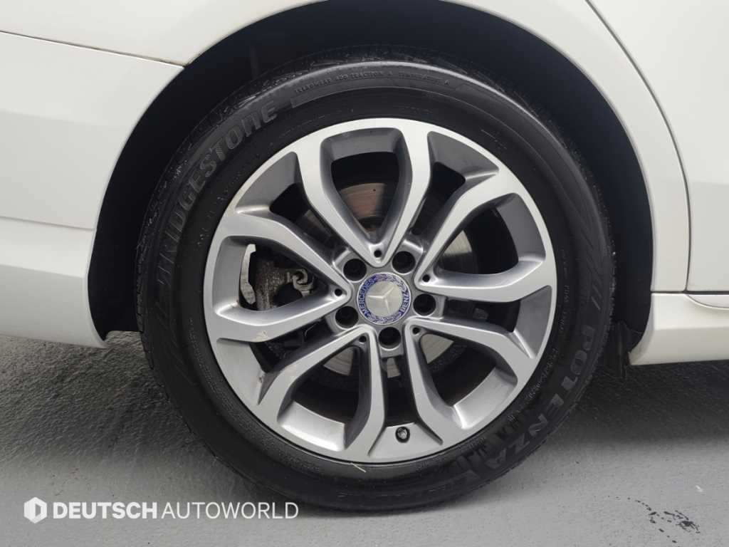 Mercedes-Benz C-Class — photo 05