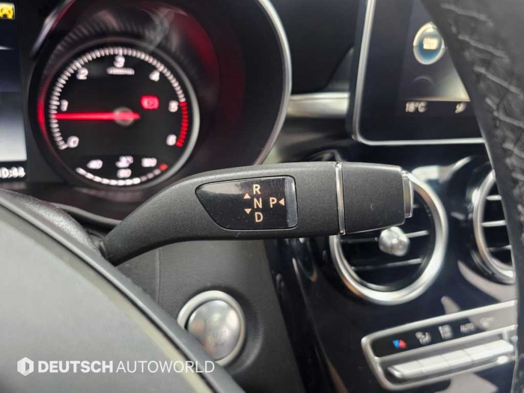Mercedes-Benz C-Class — photo 09