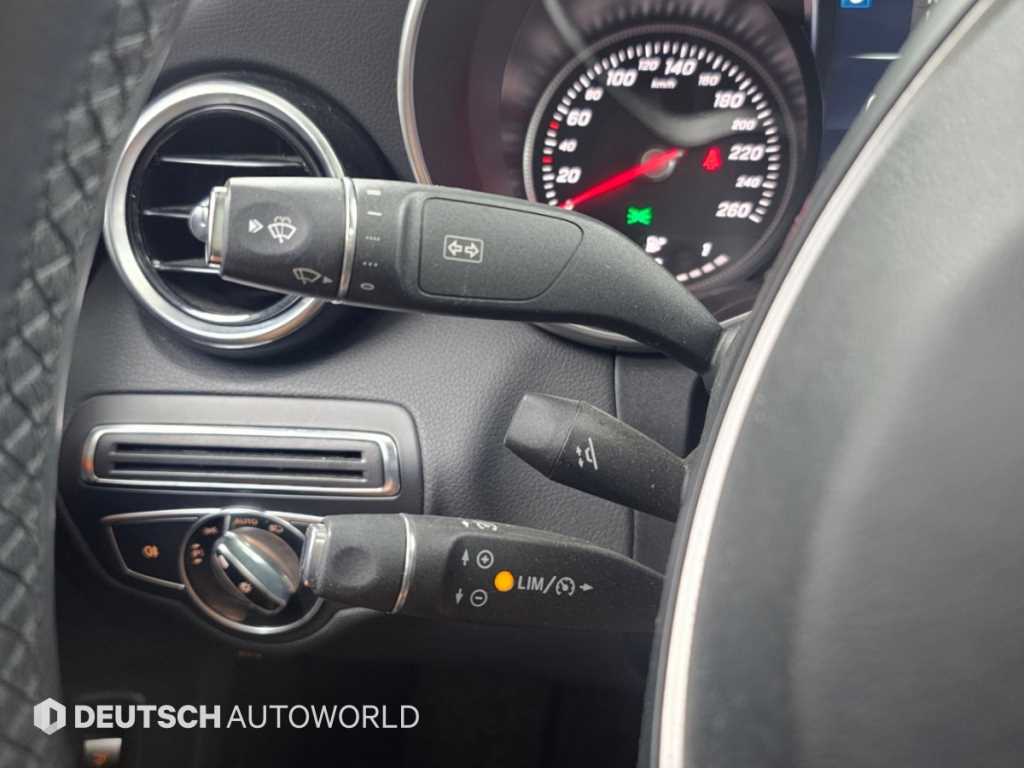 Mercedes-Benz C-Class — photo 16
