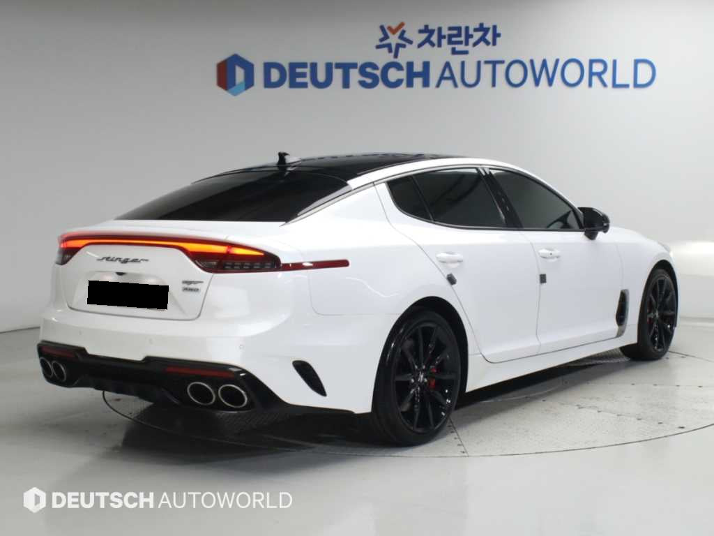 Kia Stinger — photo 02