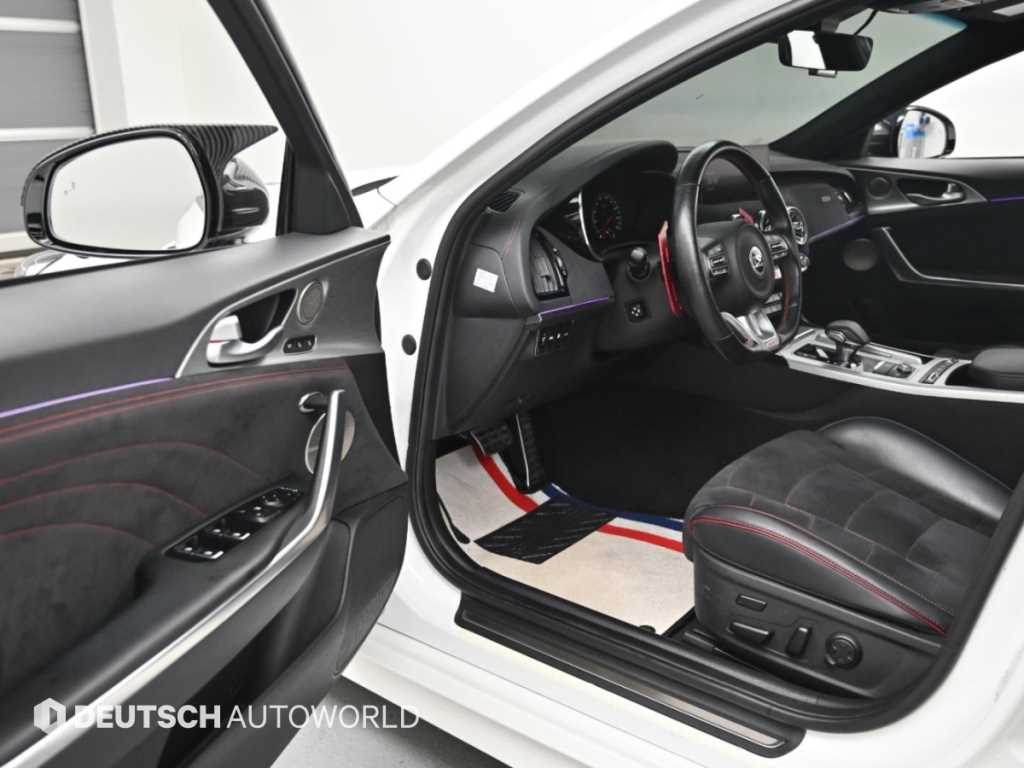 Kia Stinger — photo 11