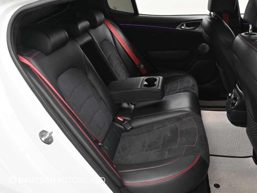 Kia Stinger — photo 12