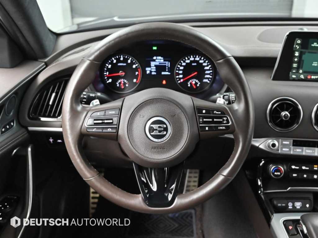 Kia Stinger — photo 13