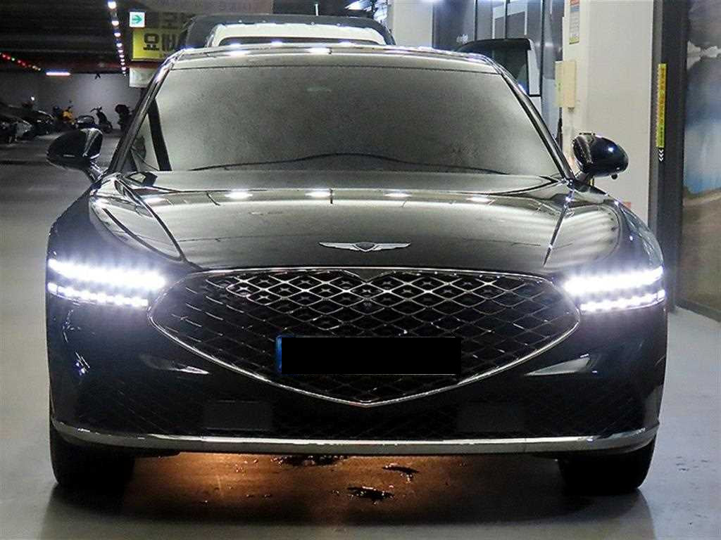 Genesis G90 — photo 02