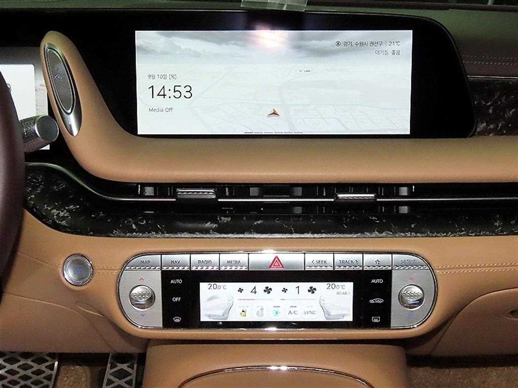 Genesis G90 — photo 11