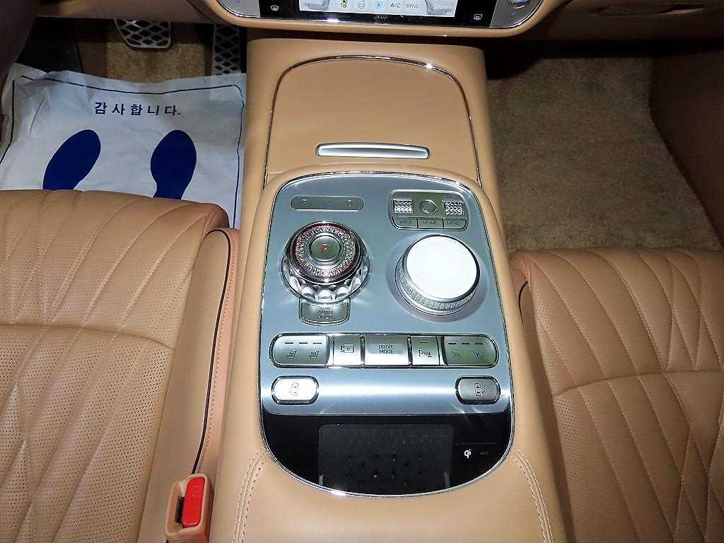 Genesis G90 — photo 12