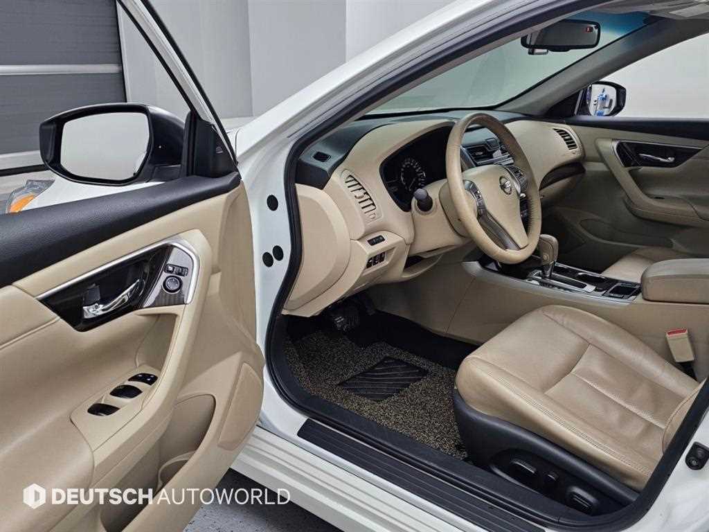 Nissan Altima — photo 09