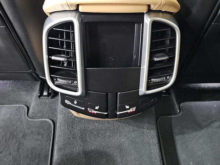 Porsche Cayenne — photo 13