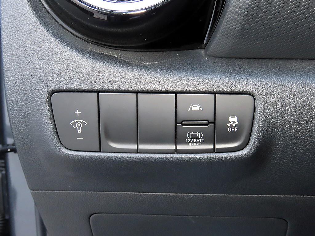 Hyundai Kona — photo 12