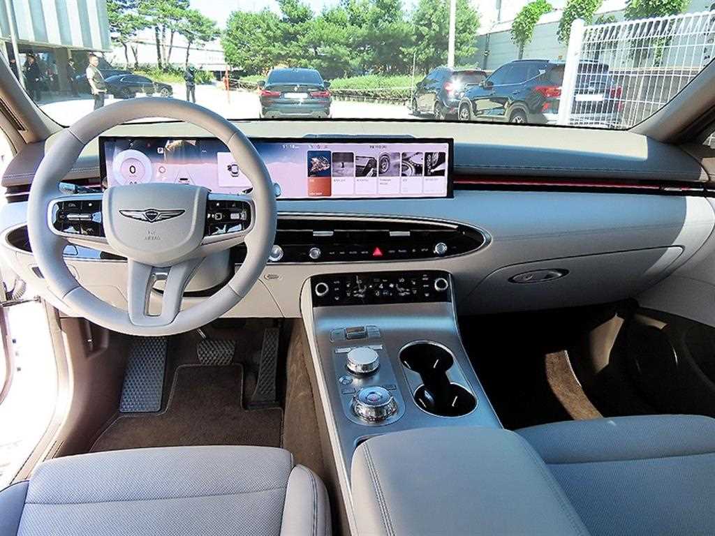 Genesis GV70 — photo 07
