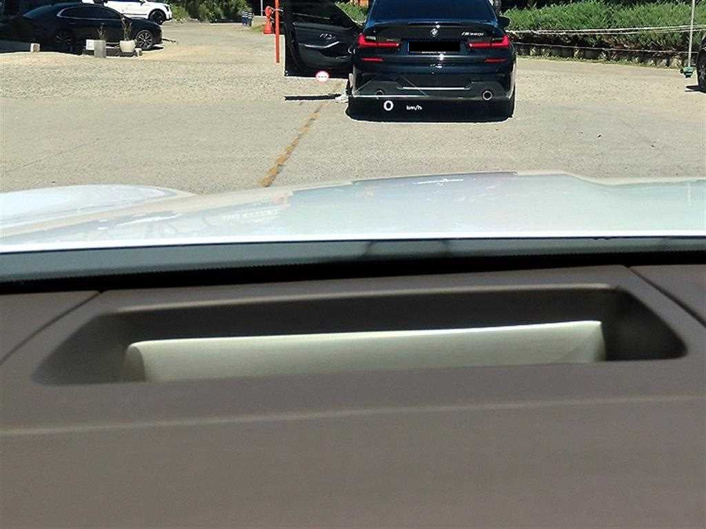 Genesis GV70 — photo 10