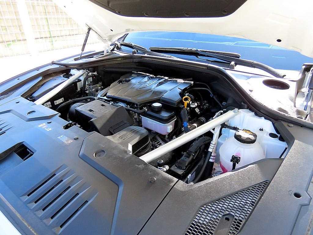 Genesis GV70 — photo 19