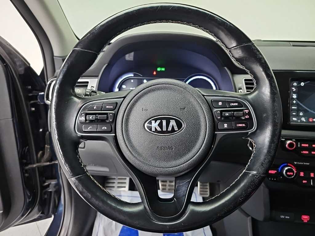 Kia Niro — photo 09