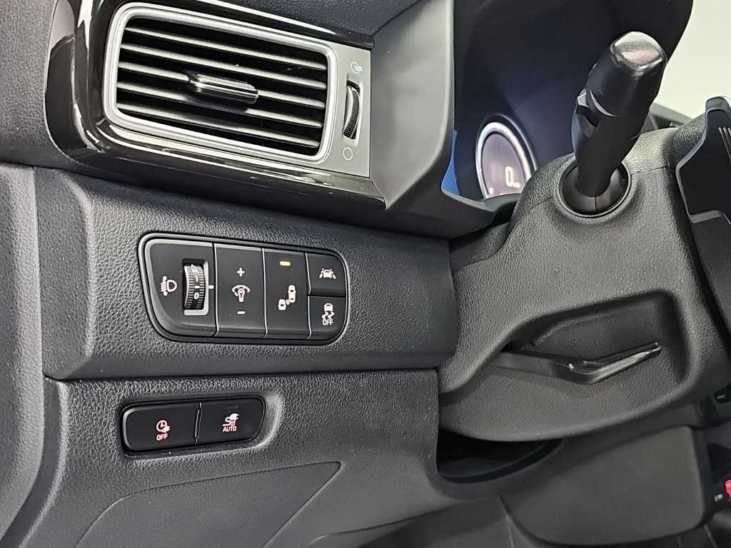Kia Niro — photo 17