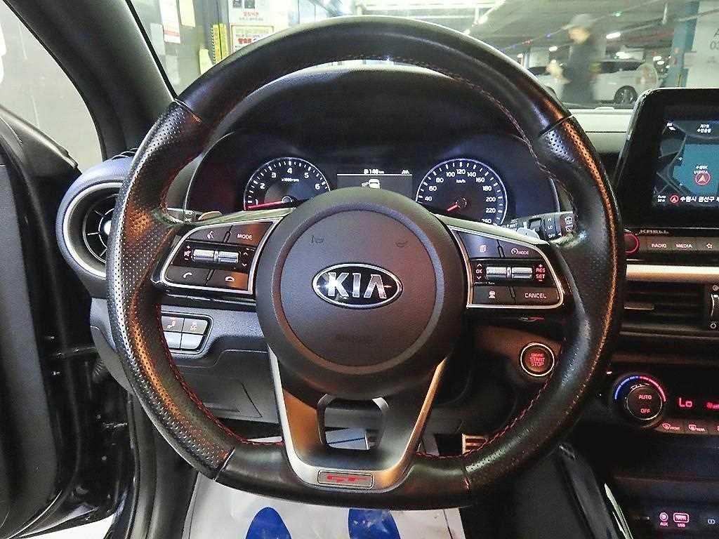 Kia K3 — photo 08