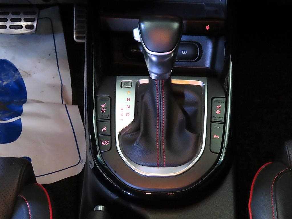 Kia K3 — photo 12