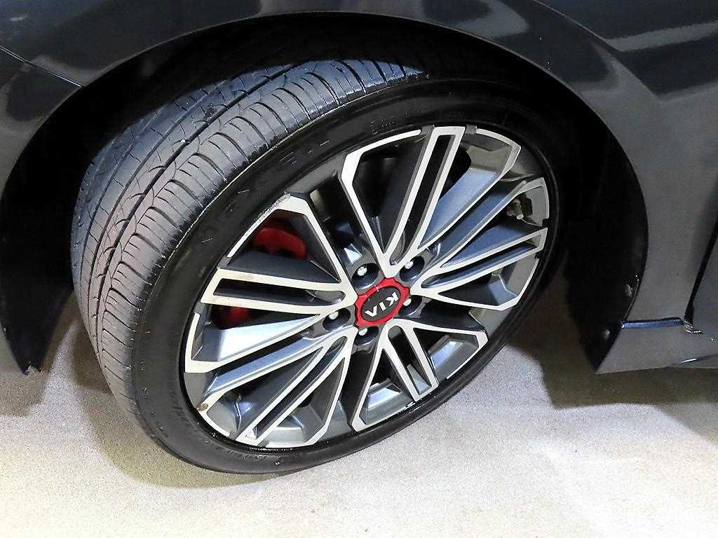 Kia K3 — photo 20