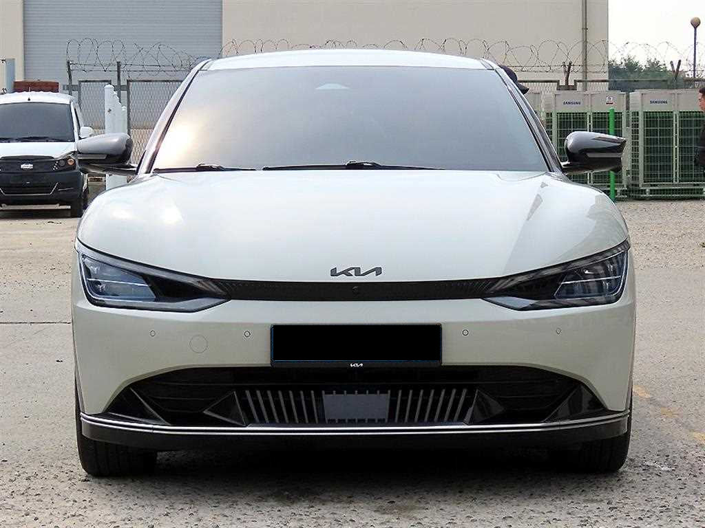Kia EV6 — photo 01