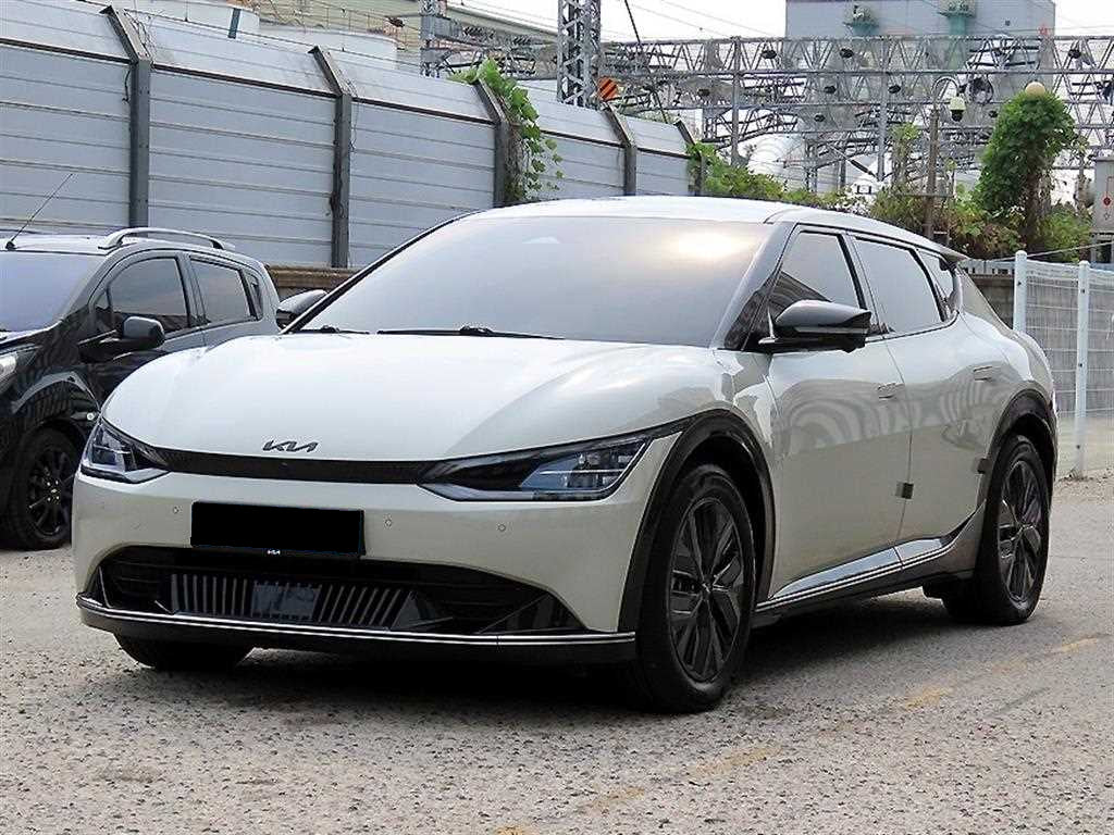 Kia EV6 — photo 02