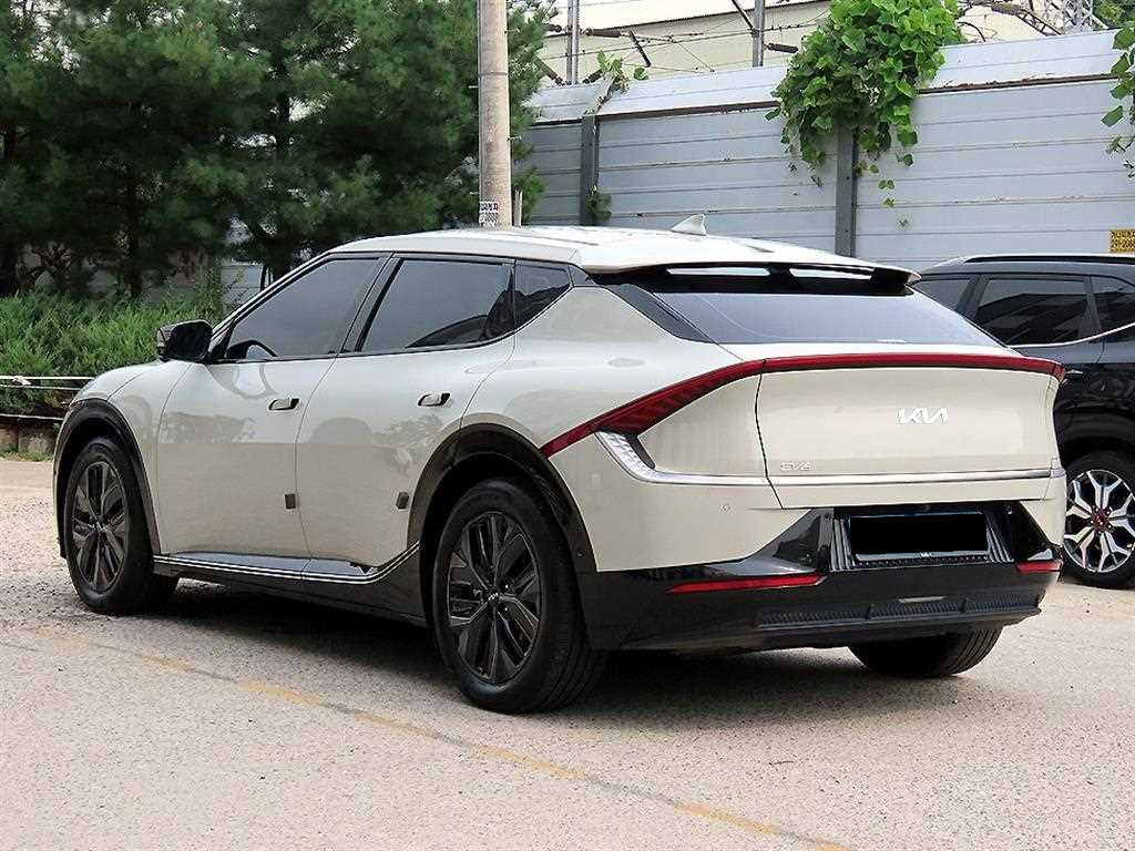 Kia EV6 — photo 03