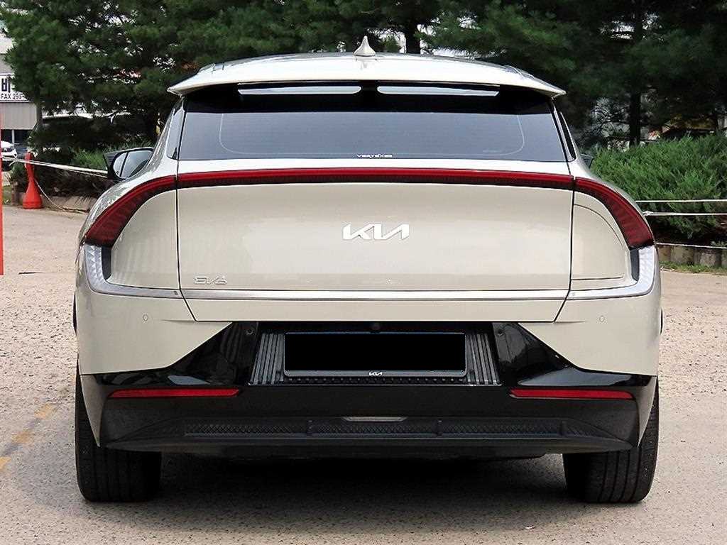 Kia EV6 — photo 04