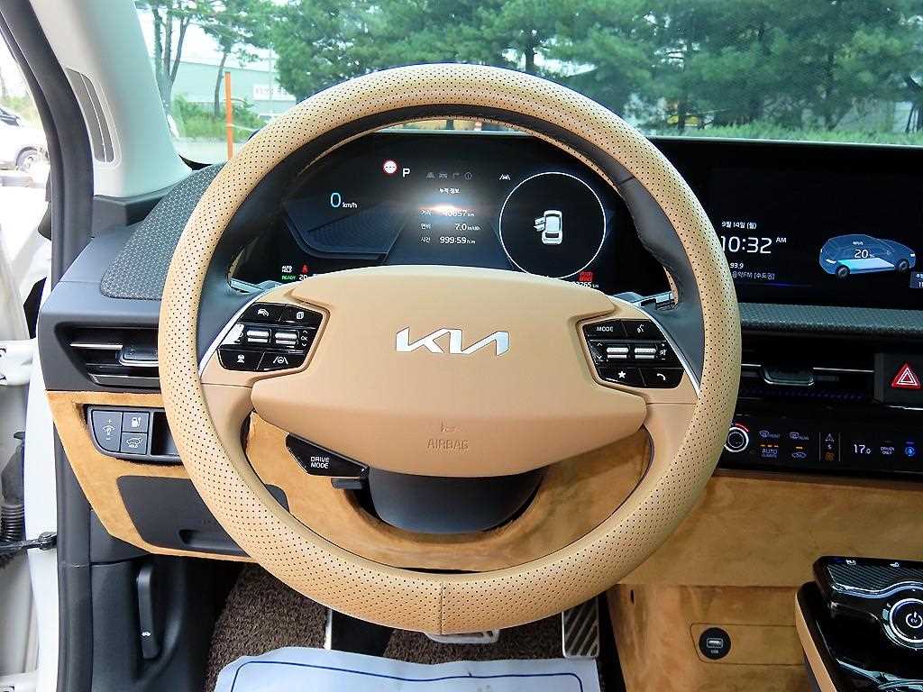 Kia EV6 — photo 08