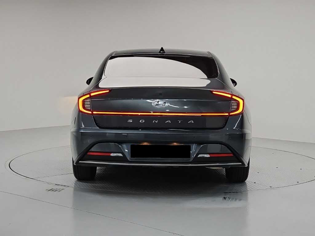 Hyundai Sonata — photo 03