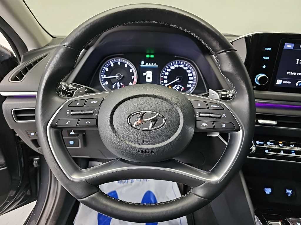 Hyundai Sonata — photo 09