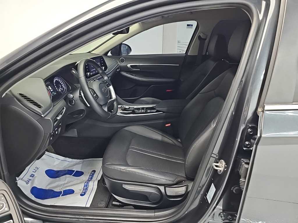 Hyundai Sonata — photo 11