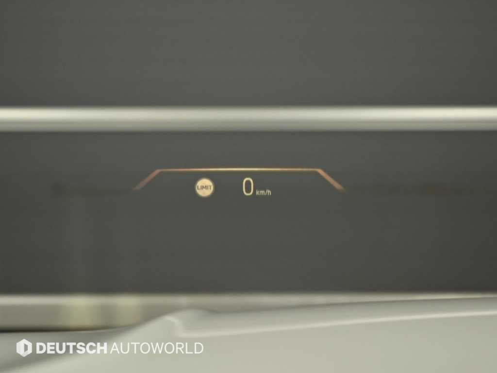 BMW 3-Series — photo 17