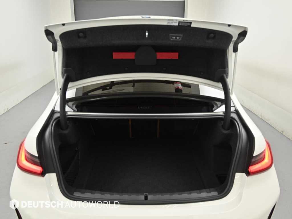 BMW 3-Series — photo 19