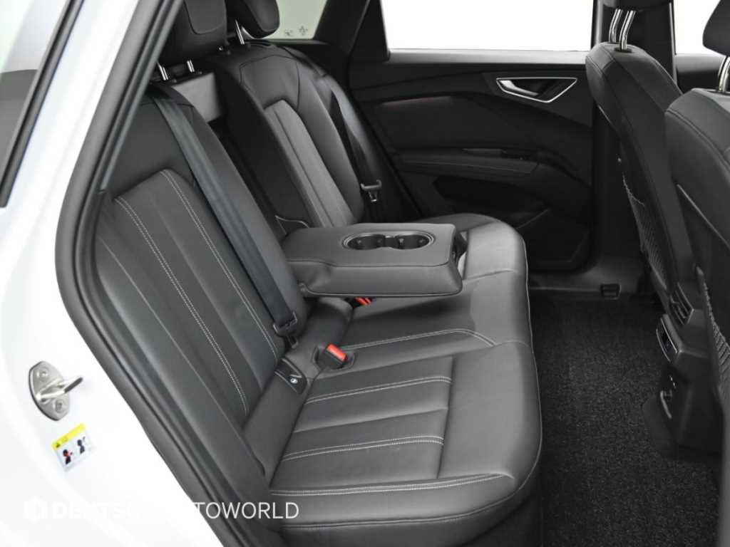 Audi Q4 e-tron — photo 12