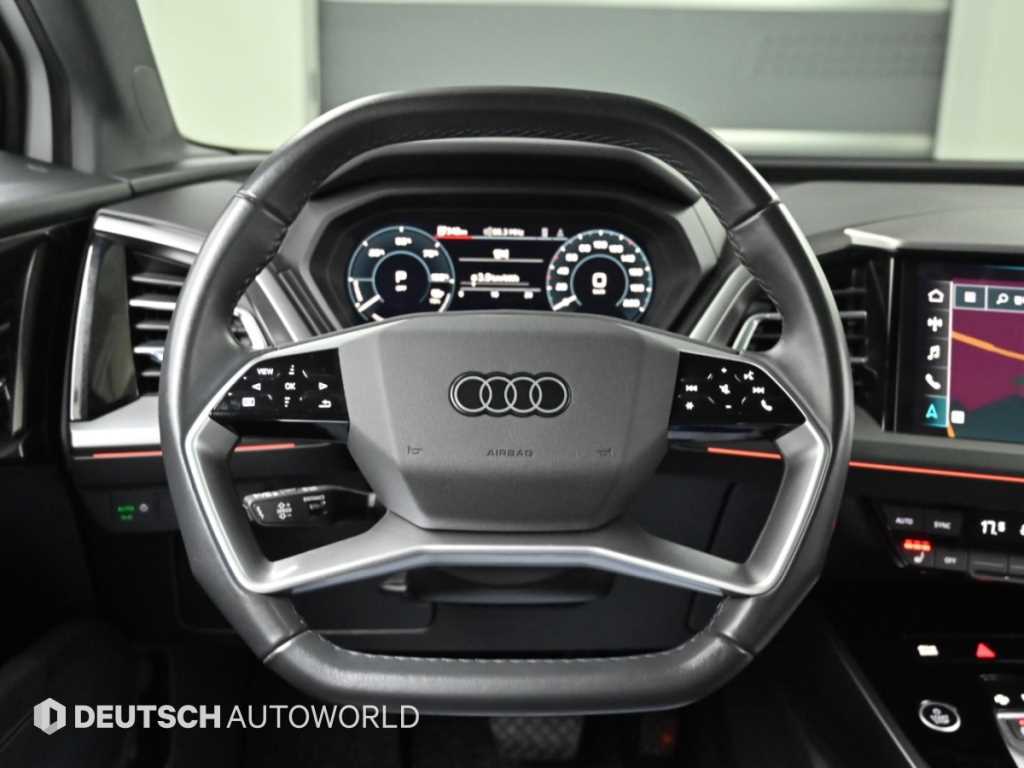 Audi Q4 e-tron — photo 13