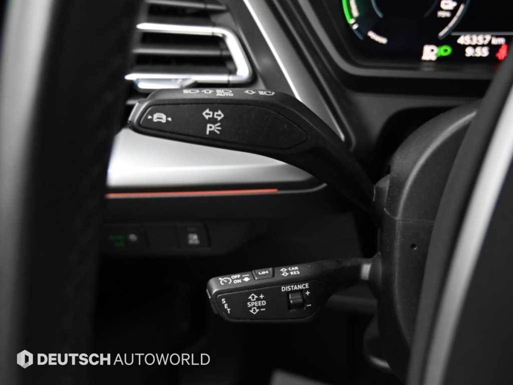 Audi Q4 e-tron — photo 16
