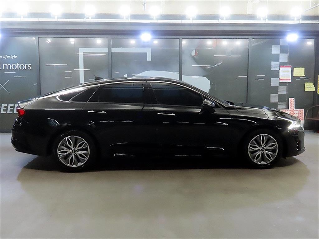Kia K5 — photo 03
