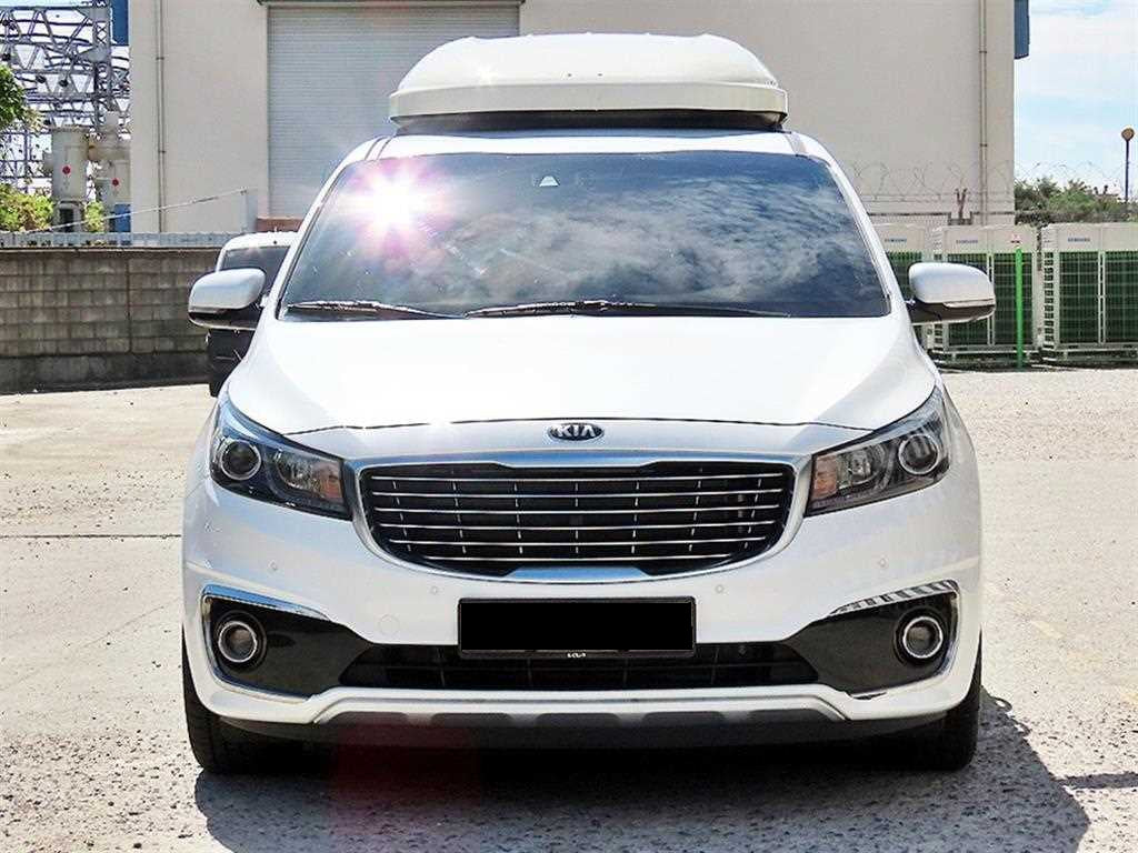 Kia Carnival — photo 01