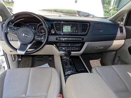 Kia Carnival — photo 07