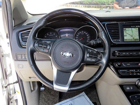 Kia Carnival — photo 08