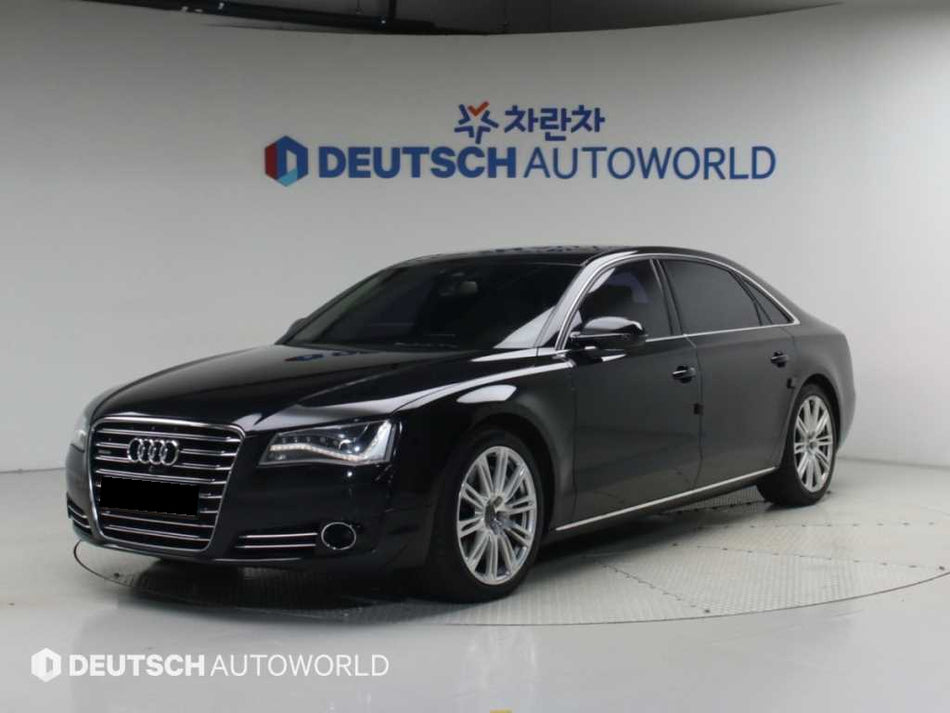 Audi A8 — photo 01