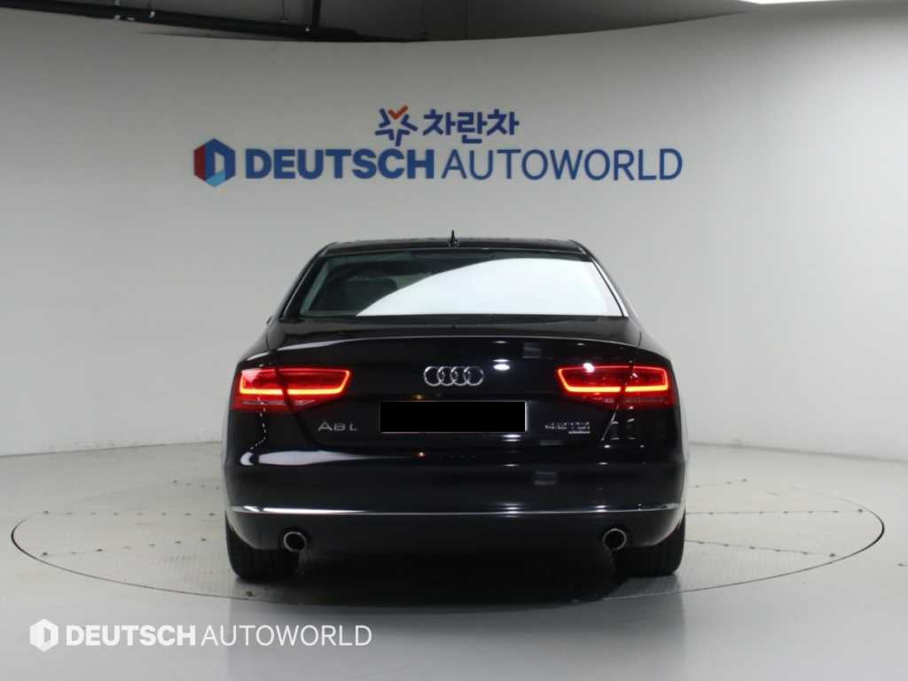 Audi A8 — photo 04
