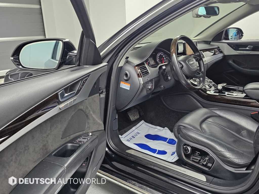 Audi A8 — photo 11