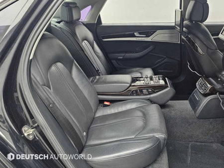Audi A8 — photo 12