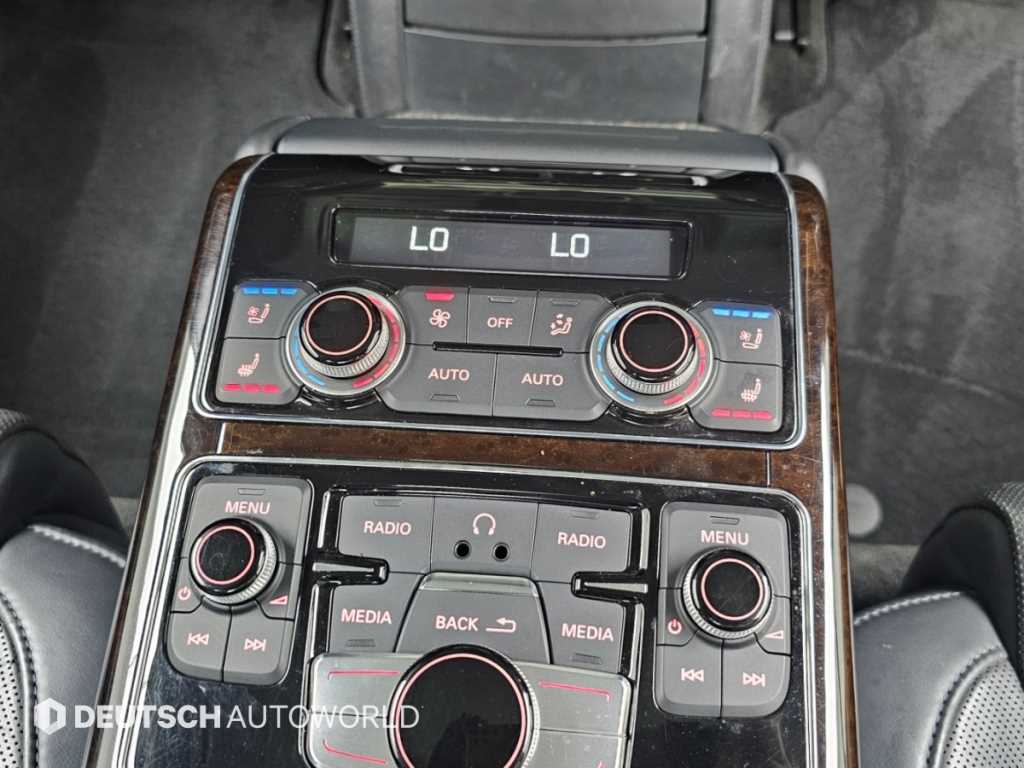 Audi A8 — photo 16